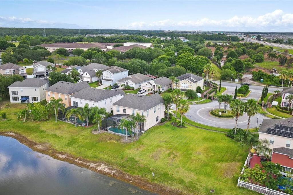 Long Stays! Lakefront - Gated Pool Home Orlando Exterior photo